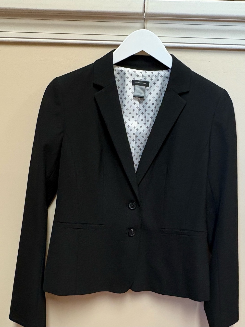 Ann Taylor Black Tailored Blazer Jacket Size 0